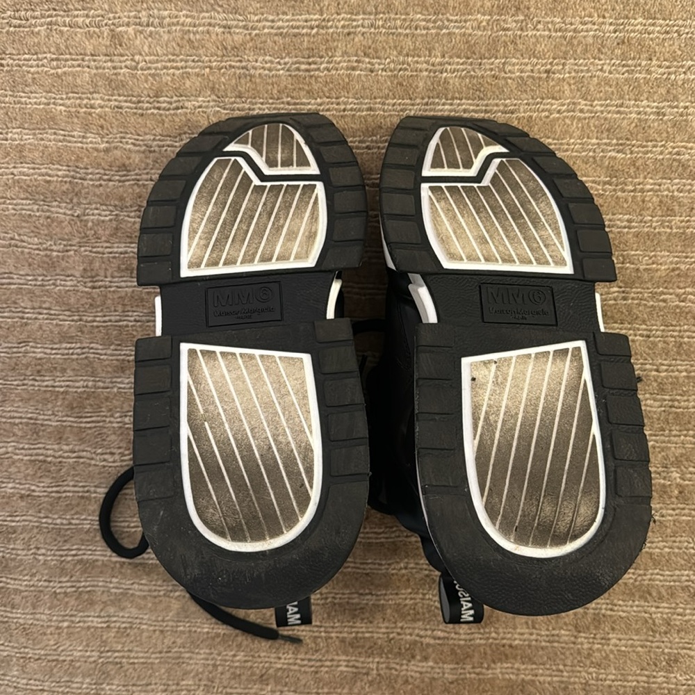 Maison Margiela warerproof sheakers in black color. Size:39 - Picture 11 of 13